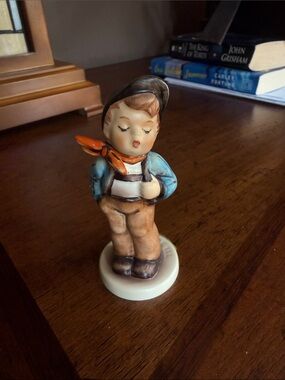 Vintage Hummel Figurine